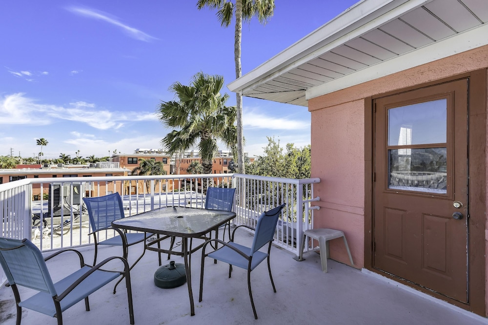 Gulf Winds Resort 35/50