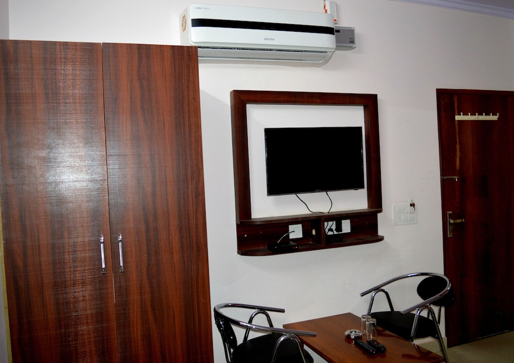Hotel Thikana Palace 40/50