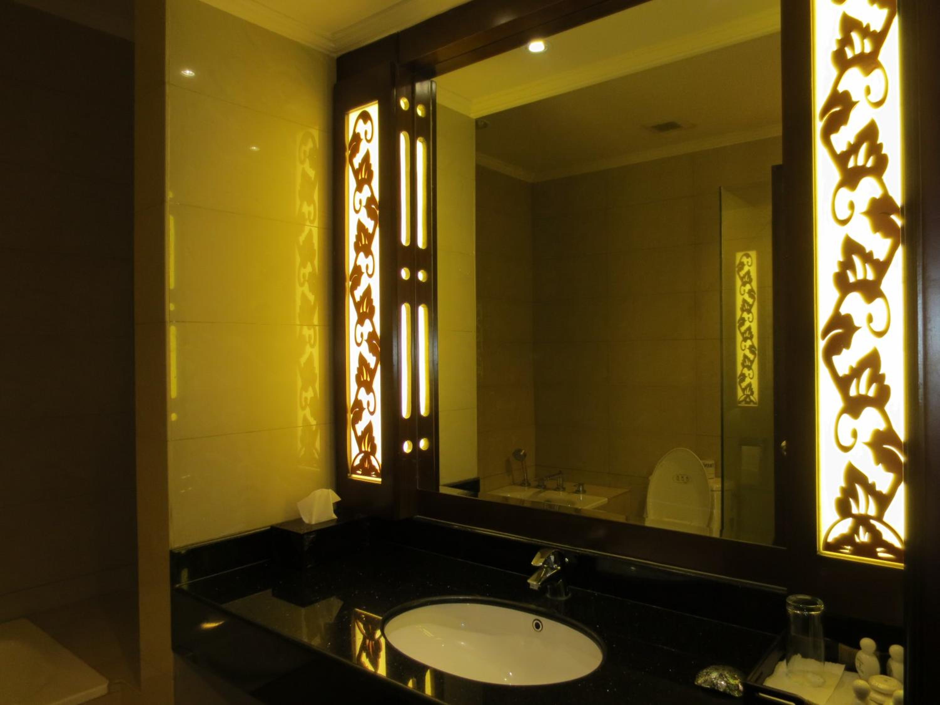 Ari Putri Hotel 46/47