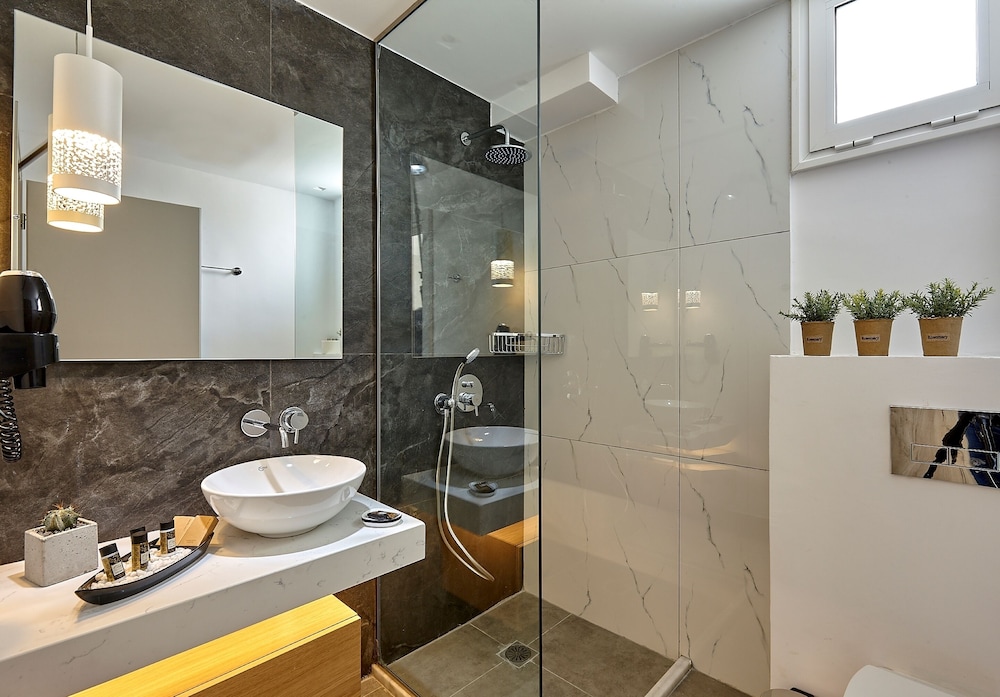 Seascape Luxury Residences - Adults Only 68/71