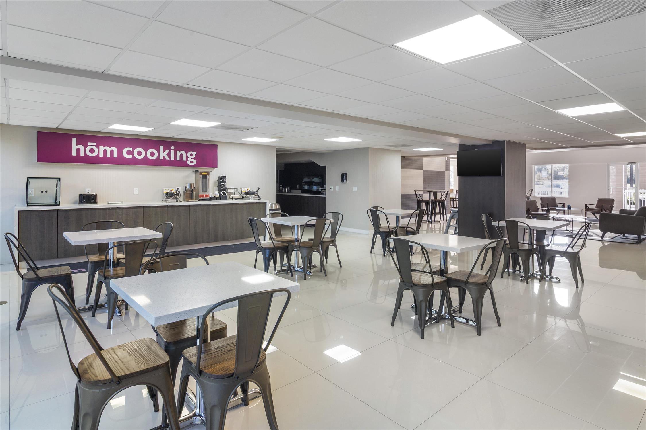 HOM Hotel Gainesville, SureStay Collection by Best Western 18/24