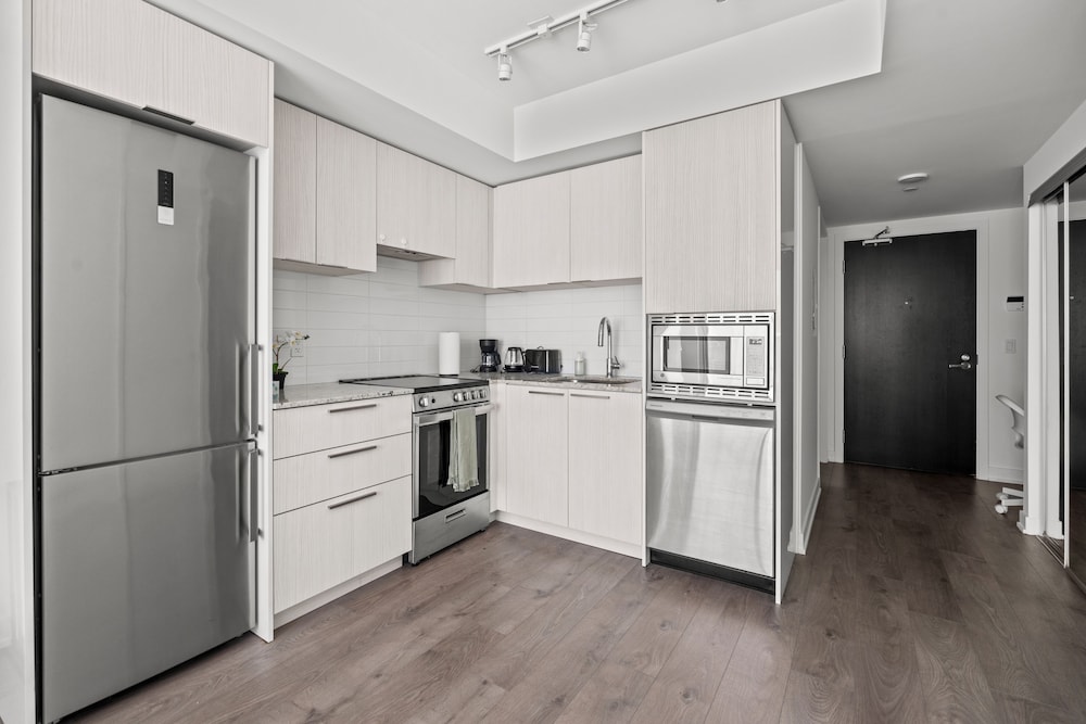 Teahouse Condos in Downtown Toronto 5/50