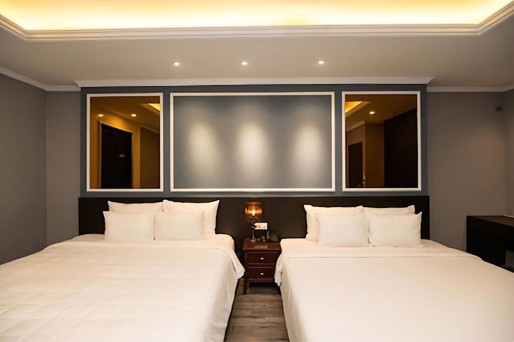 Skylark Boutique Hotel 34/50