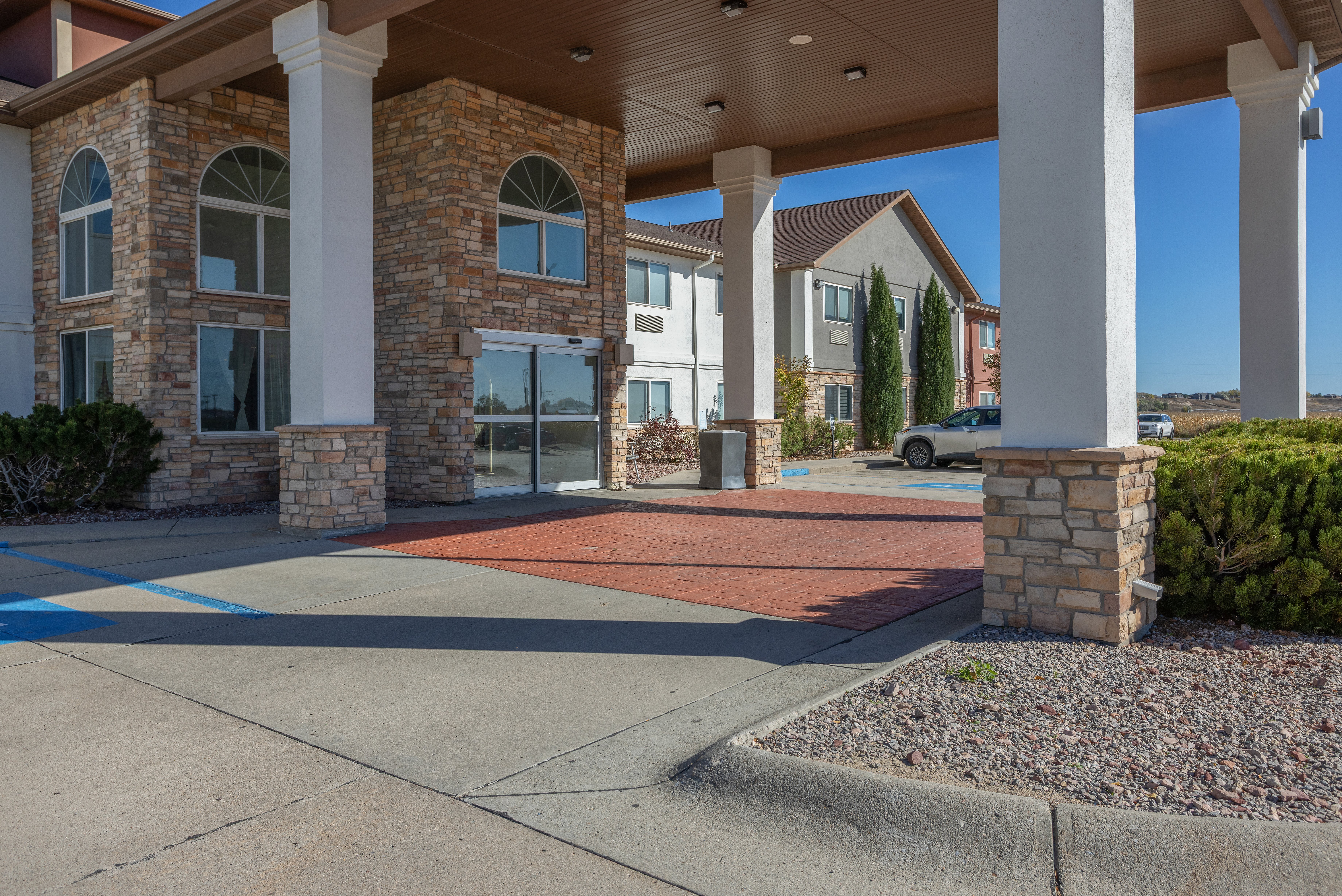 Holiday Inn Express & Suites Torrington 76/78