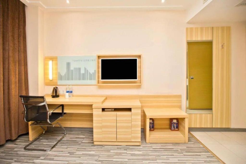 City Comfort Inn (Zhanjiang Middle Renmin Avenue Dingsheng Square) 48/50