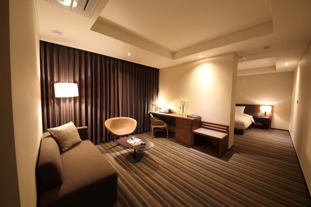 Avon Hotel Gunsan 41/67