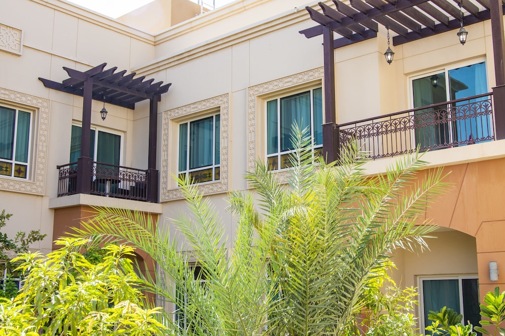 Mughal Suites 2/50
