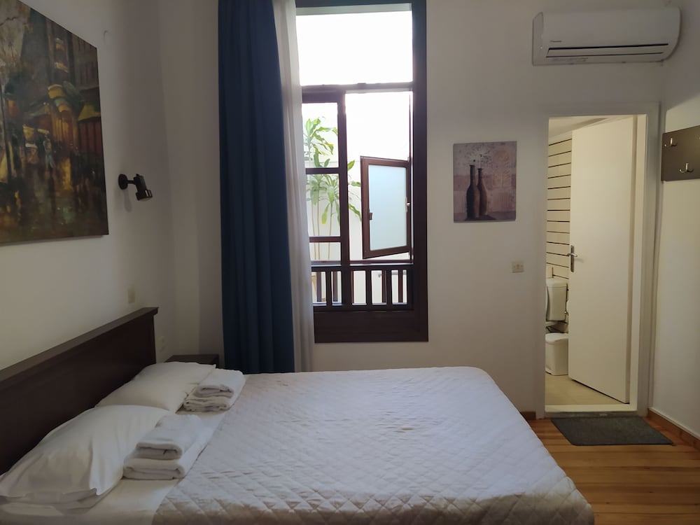 The Sea Front Rooms And Apartments 6/50