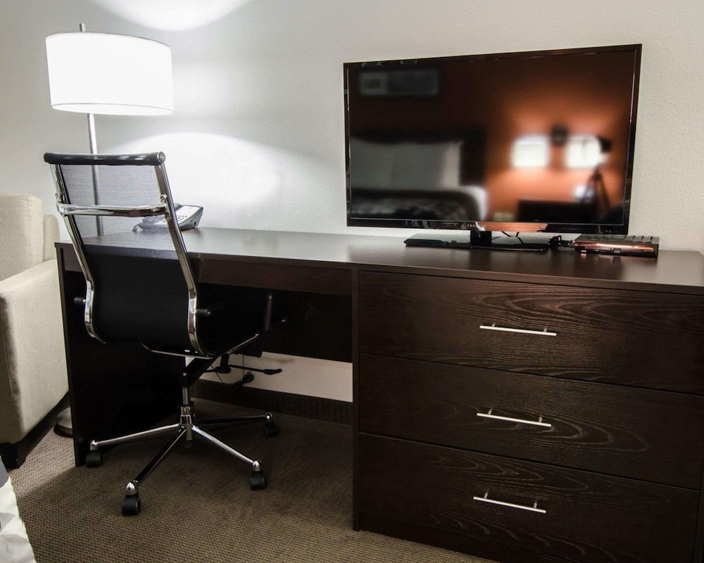 Sleep Inn & Suites And Conference Center Downtown 35/40