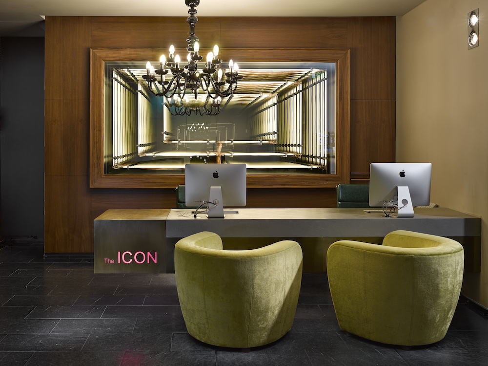 The Icon Hotel And Lounge 55/64