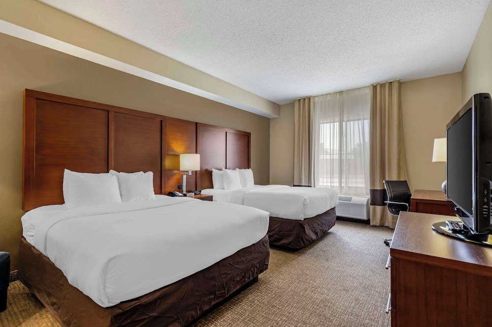 Standard, 2 Queen Beds, Accessible