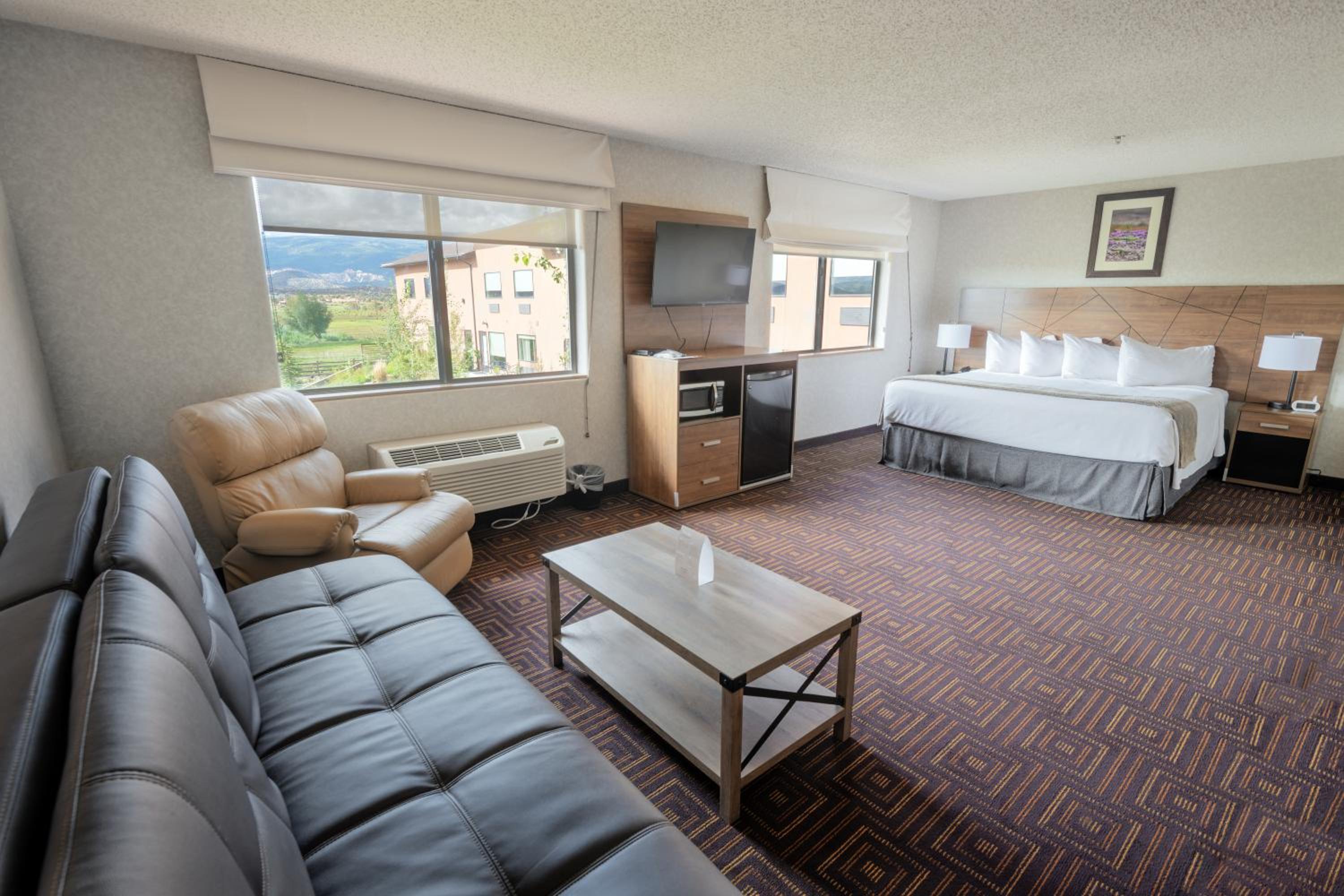 Junior Suite, King Bed, Mountain View, Sofa