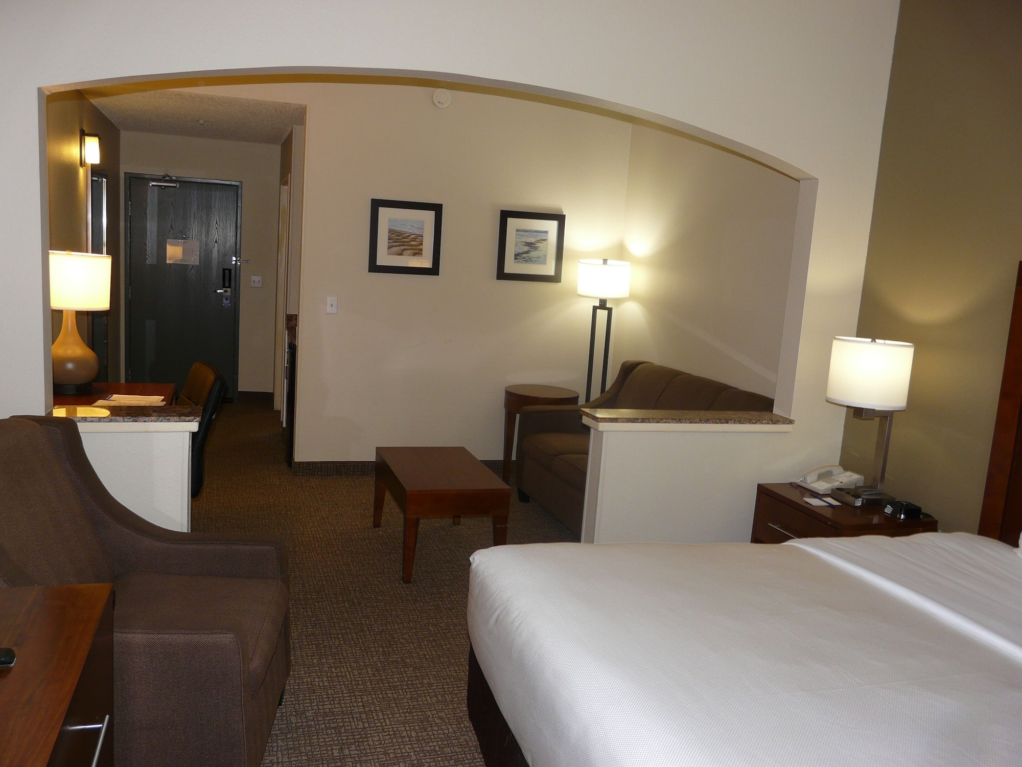 SUITE, KING BED