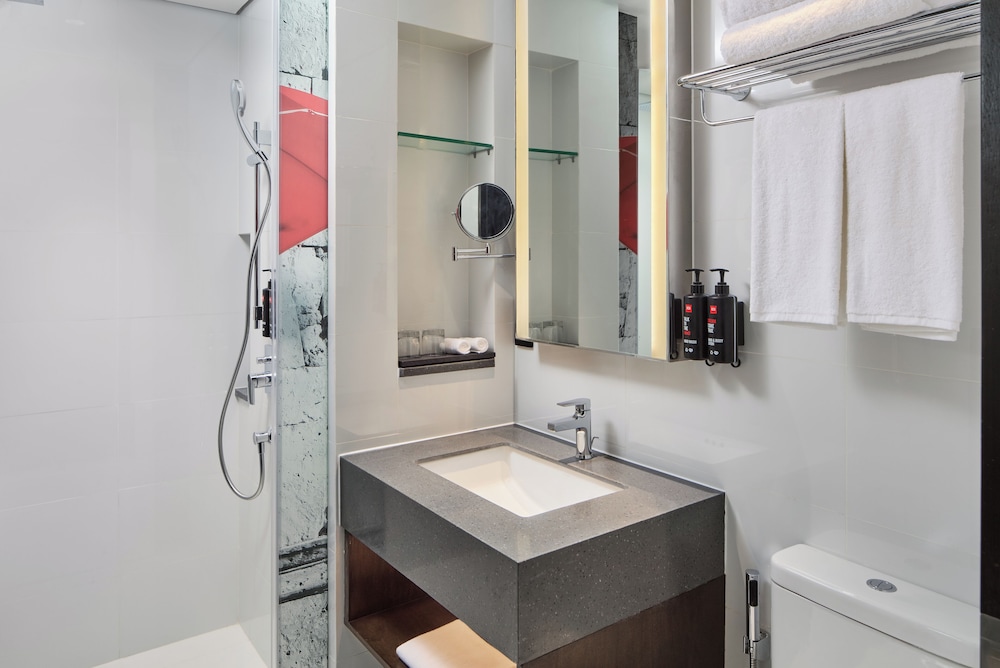 Radisson RED Cebu Mandaue 42/43