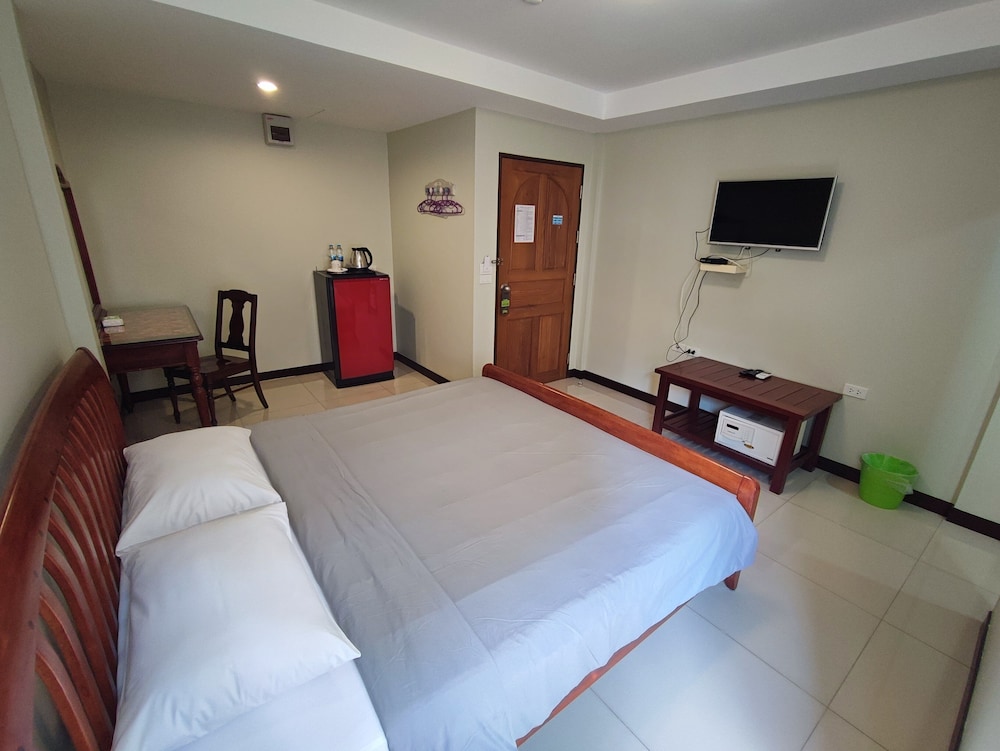 ROOM, DOUBLE BED