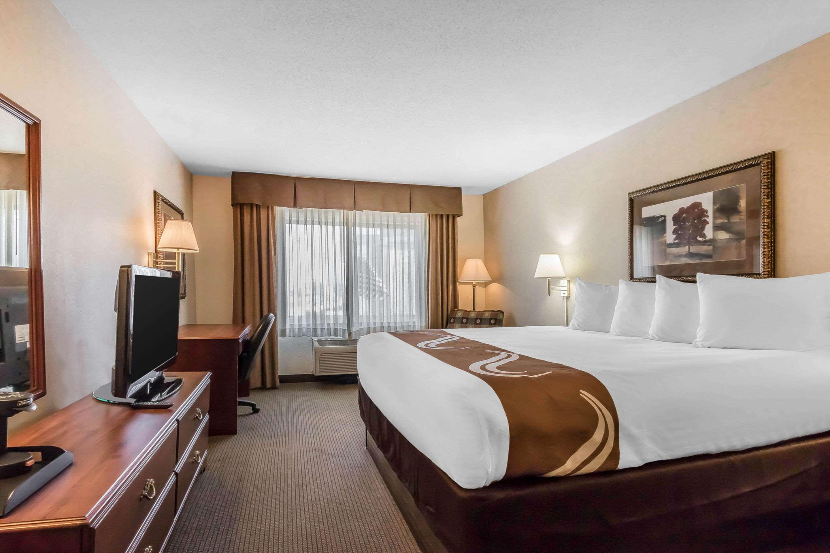 Efficiency, Suite, King Bed