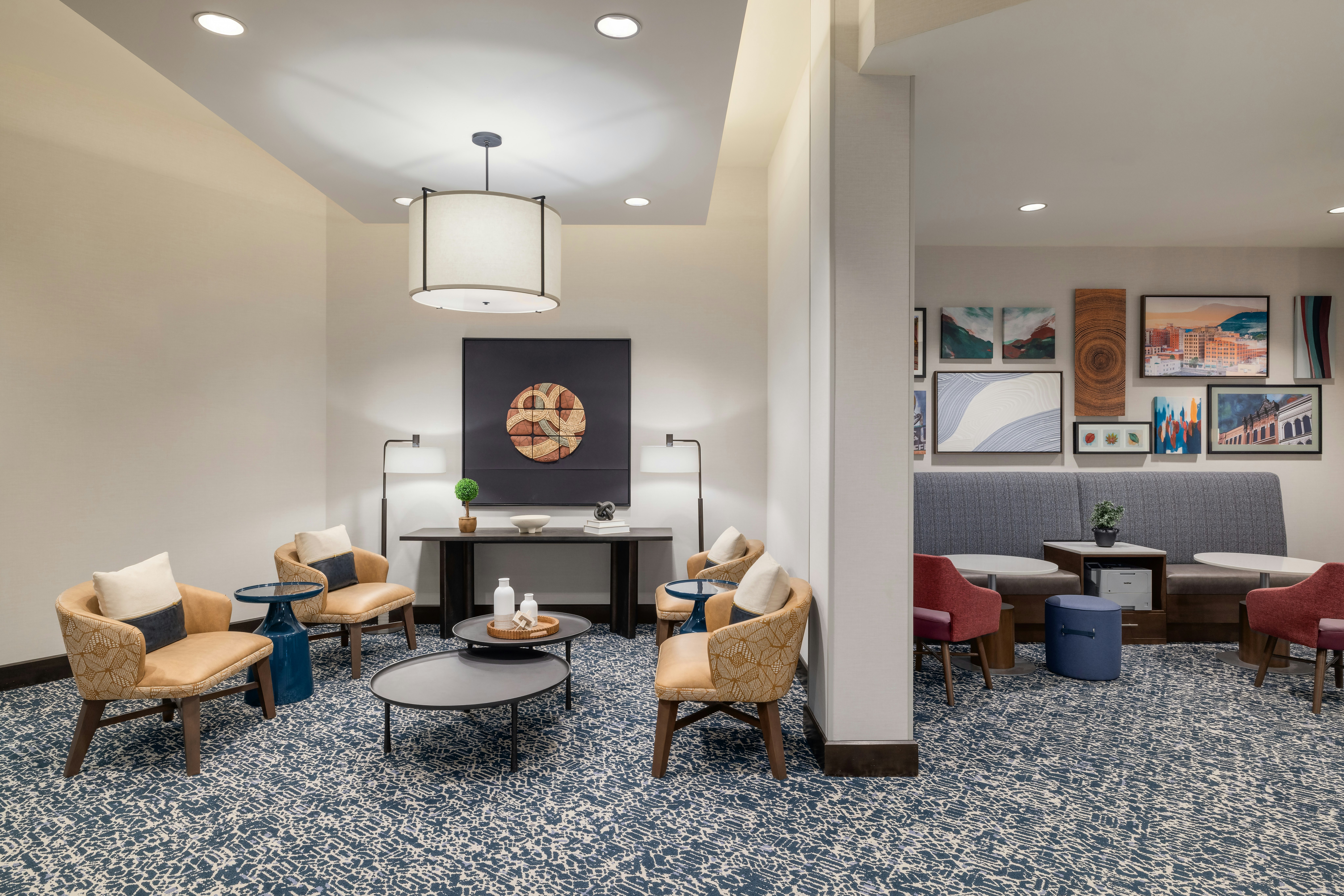 Hampton Inn And Suites Roanoke-Downtown 44/75