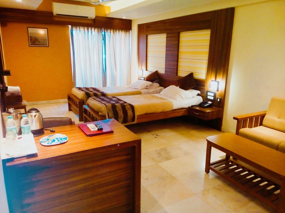 Hotel Madhuvan Serai 11/25