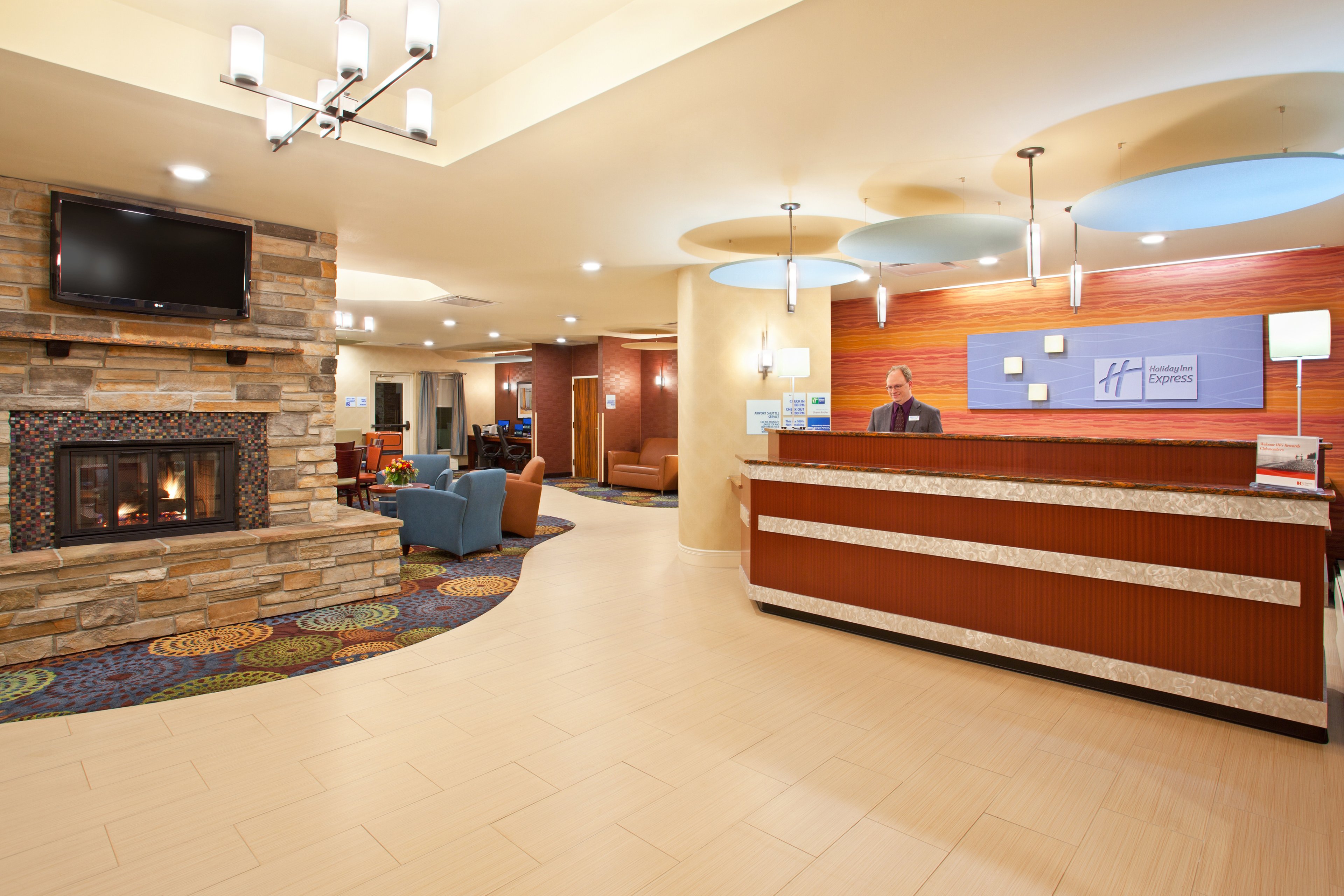 Holiday Inn Express Hotel And Suites Pittsburgh Airport 7/64