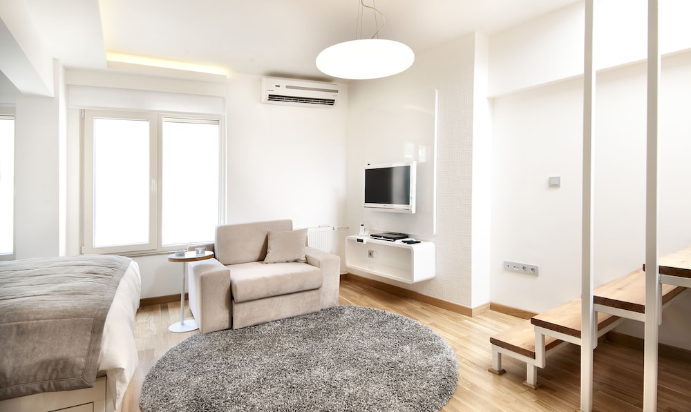 NURU ZIYA SUITES 59/82
