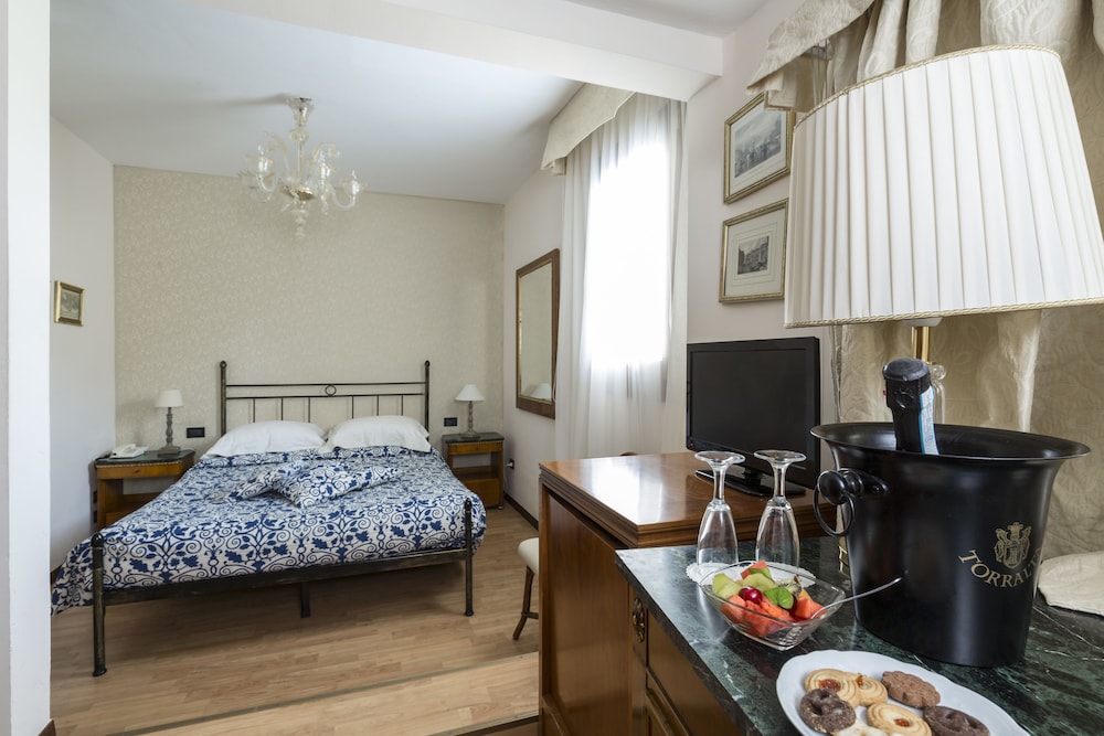 Hotel Villa Stella 10/63