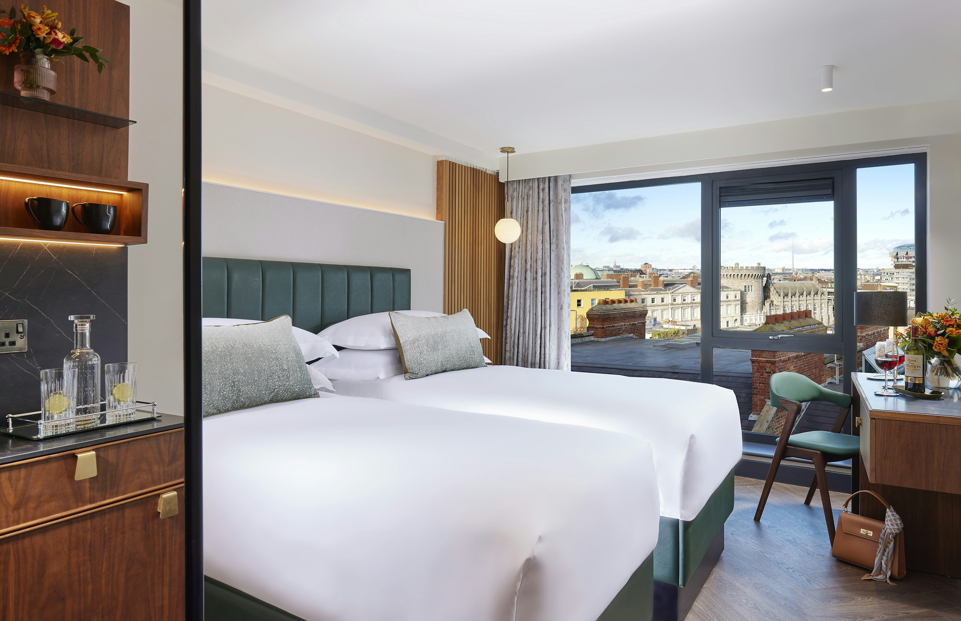 Skyline, Deluxe, Twin Beds