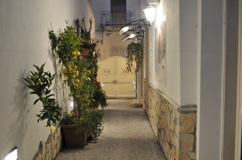 B&B V&V Suite & Breakfast 38/45
