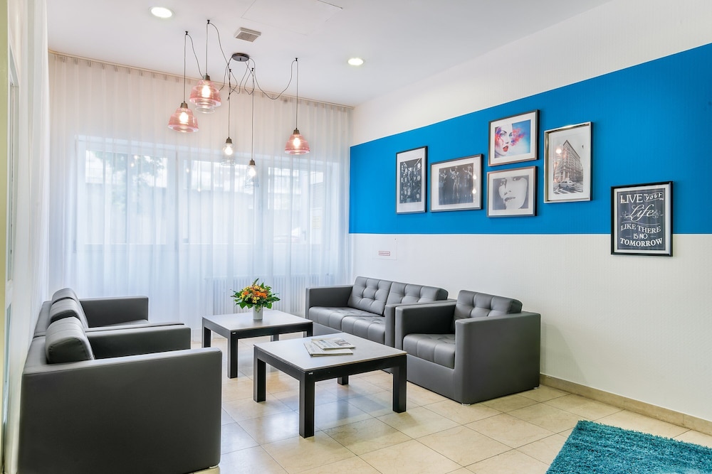 Hotel Mariella Airport 46/80