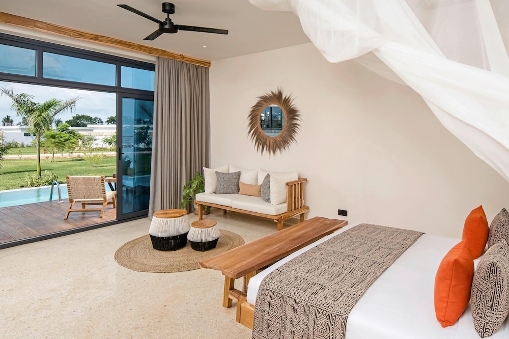 JUNIOR SUITE SWIM UP