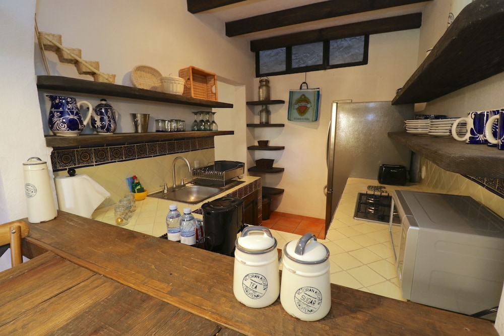 Casa Mia Suites 55/72