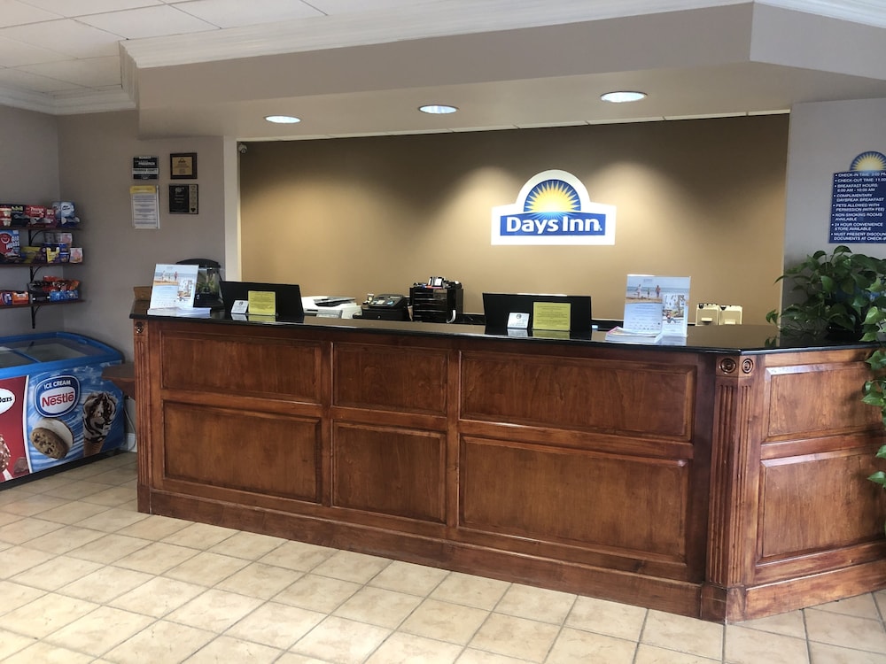 Days Inn by Wyndham Frederick 9/45