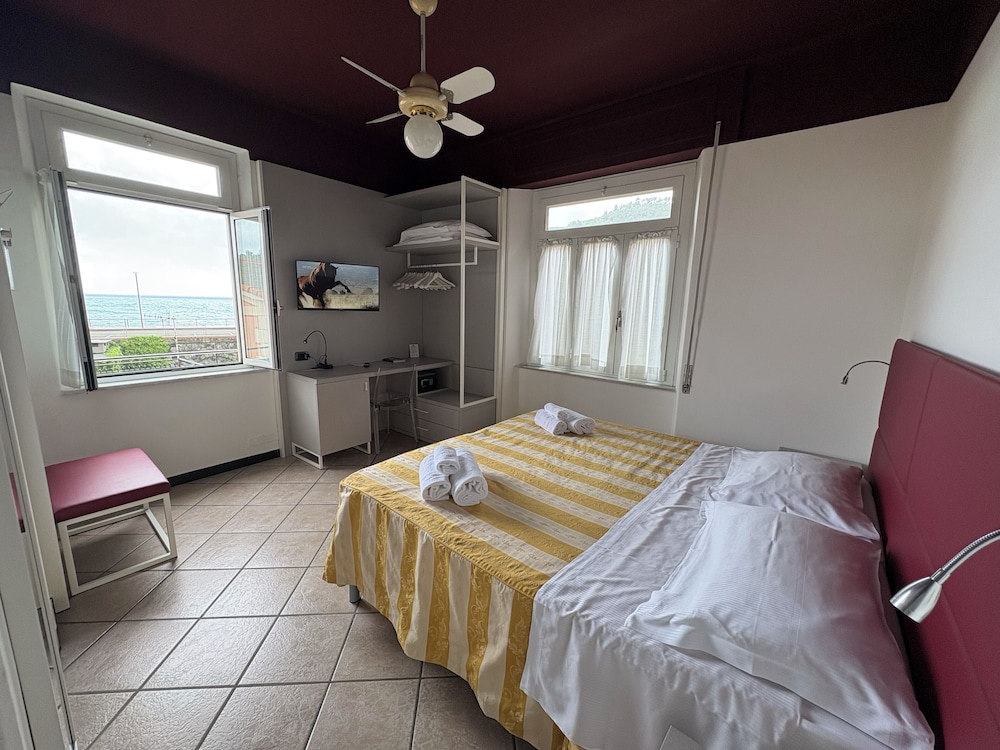 Hotel delle Rose 21/72