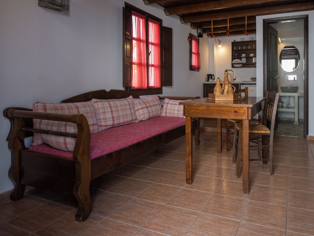 Anna Traditional Apartments 46/68