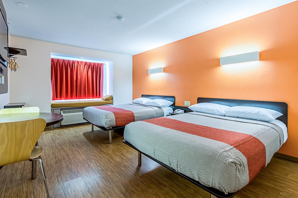 Motel6 Indianapolis, IN 19/51