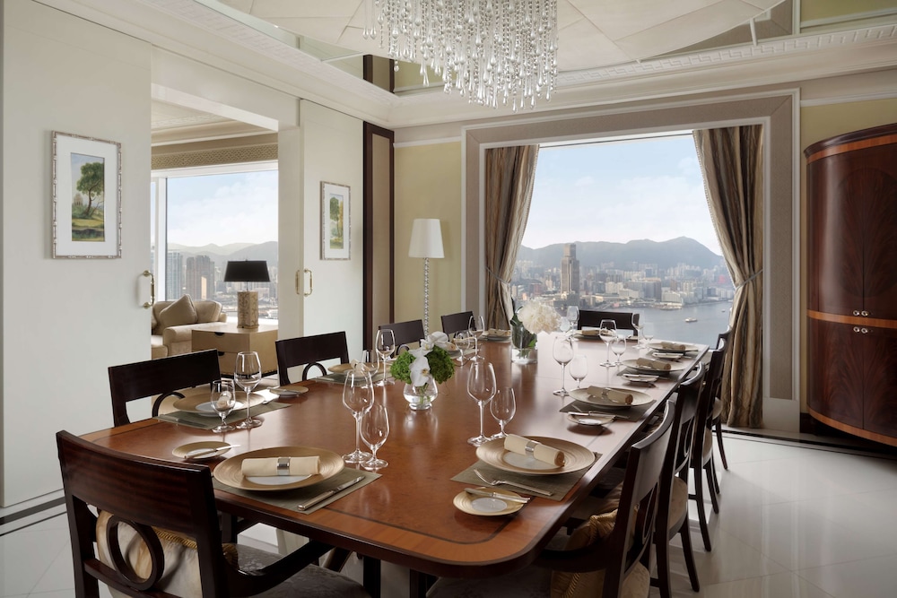 Island Shangri La Hong Kong 43/67
