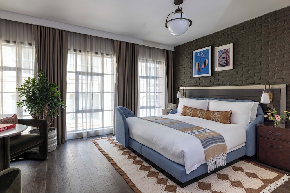 GRAND, JUNIOR SUITE