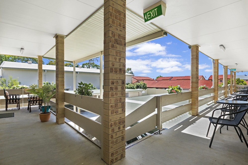 Golden Beach Motor Inn 39/45