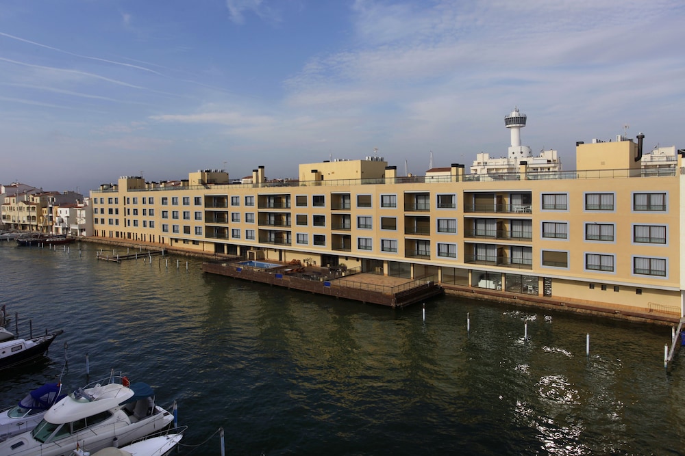 P And V Empuriabrava Marina 37/45