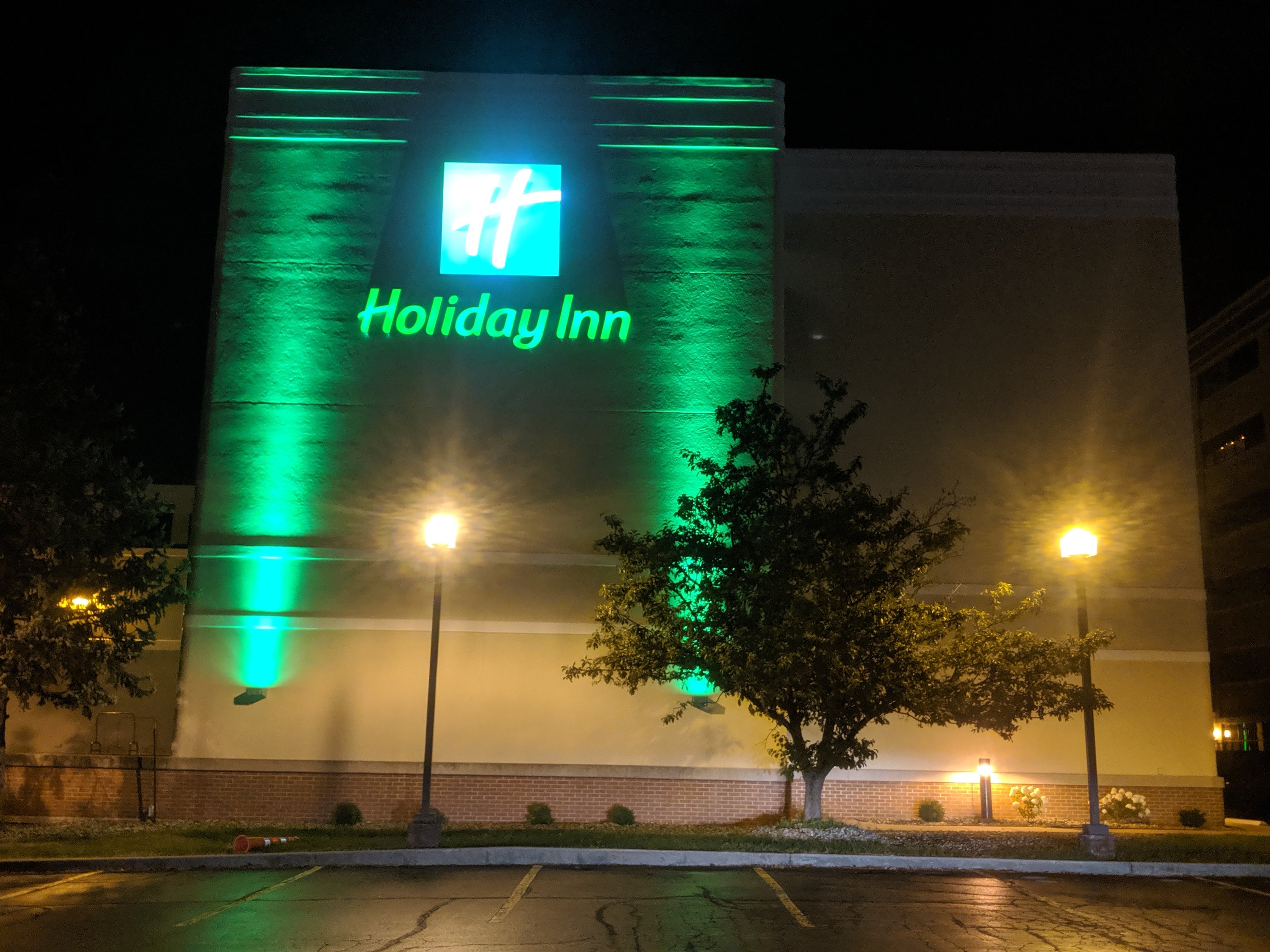 Holiday Inn CHAMPAIGN 24/25