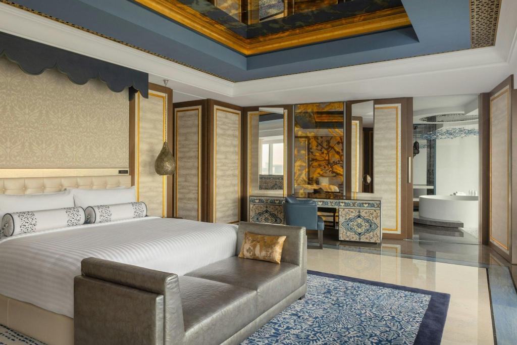 1 Bedroom, Presidential, Penthouse Suite, King Bed, Water View, Balcony, Top Floor, Corner