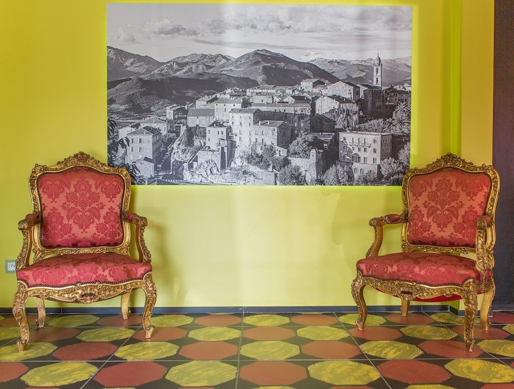 Rossi Hotel 4/32