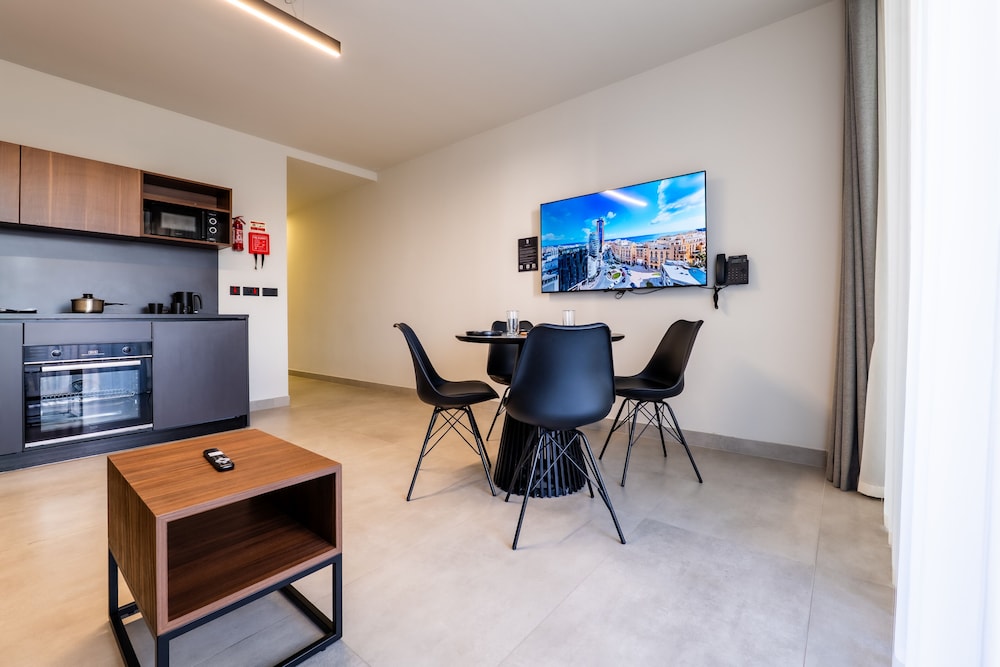 Onyx Hotel 141/163