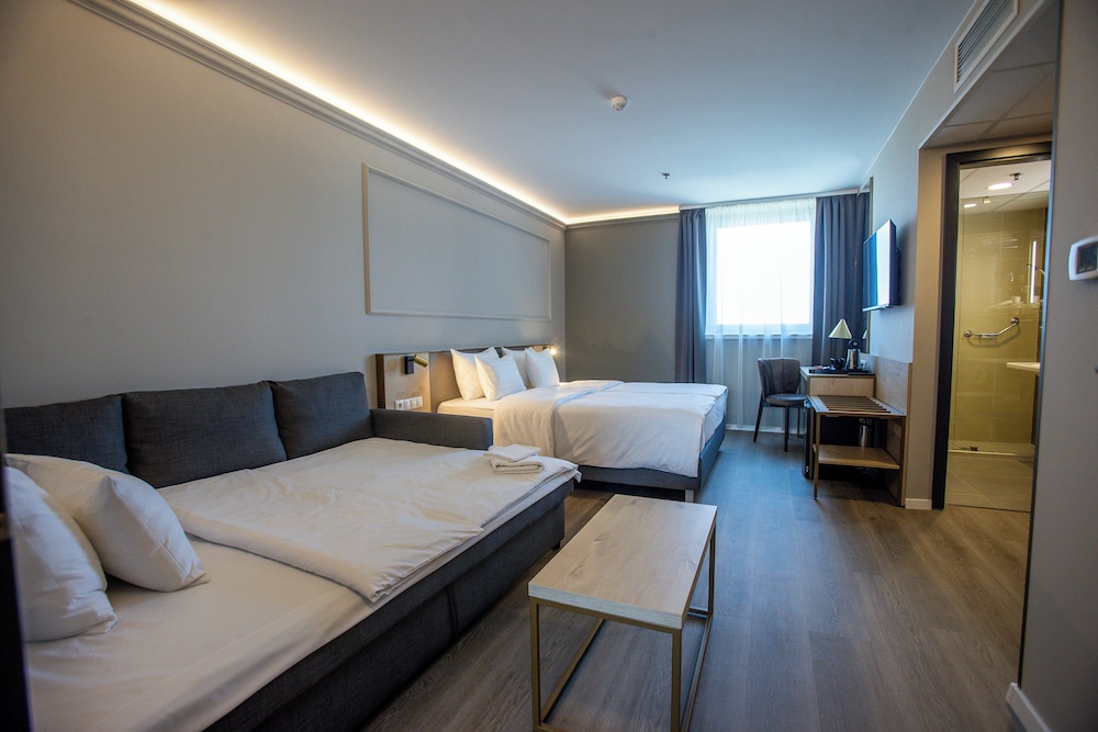 Expo Tower Hotel by Mellow Mood Hotels 27/82