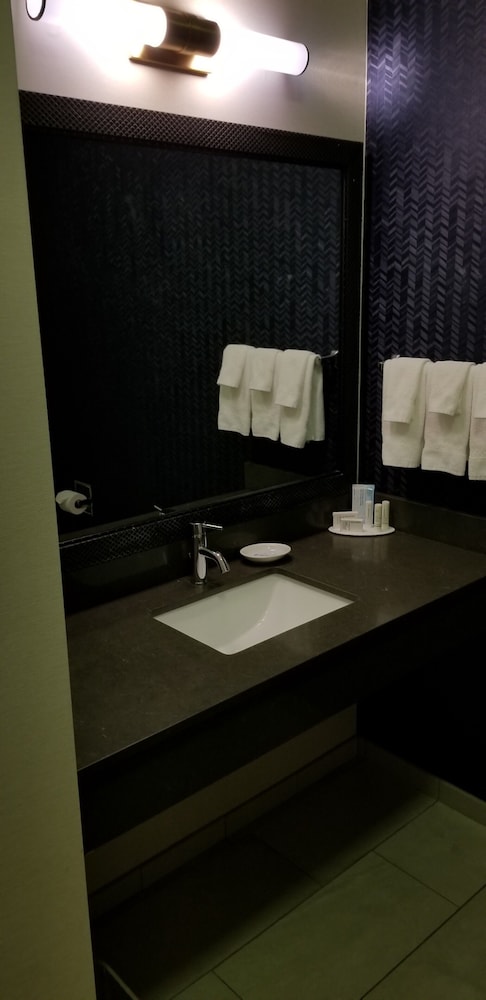 Fairfield Inn Suites By Marriott Mt Vernon Rend Lake 18/39