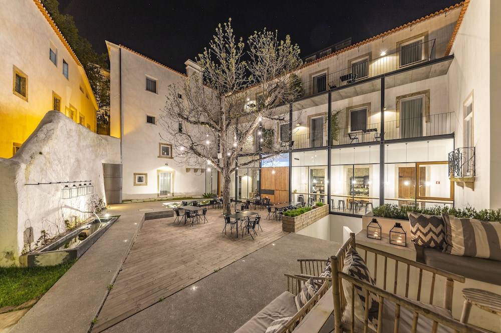 SAPIENTIA BOUTIQUE HOTEL 68/73