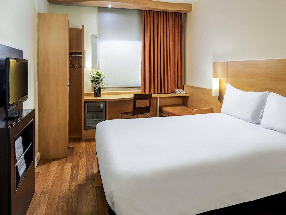 Ibis Izmir Alsancak 10/46