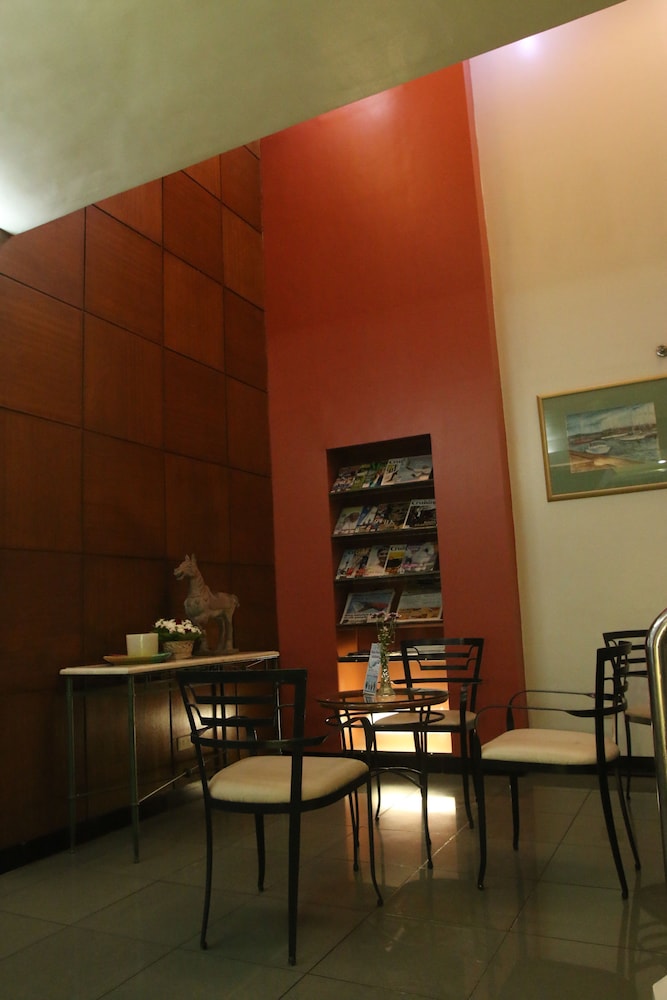 Harbor Town Hotel 40/50