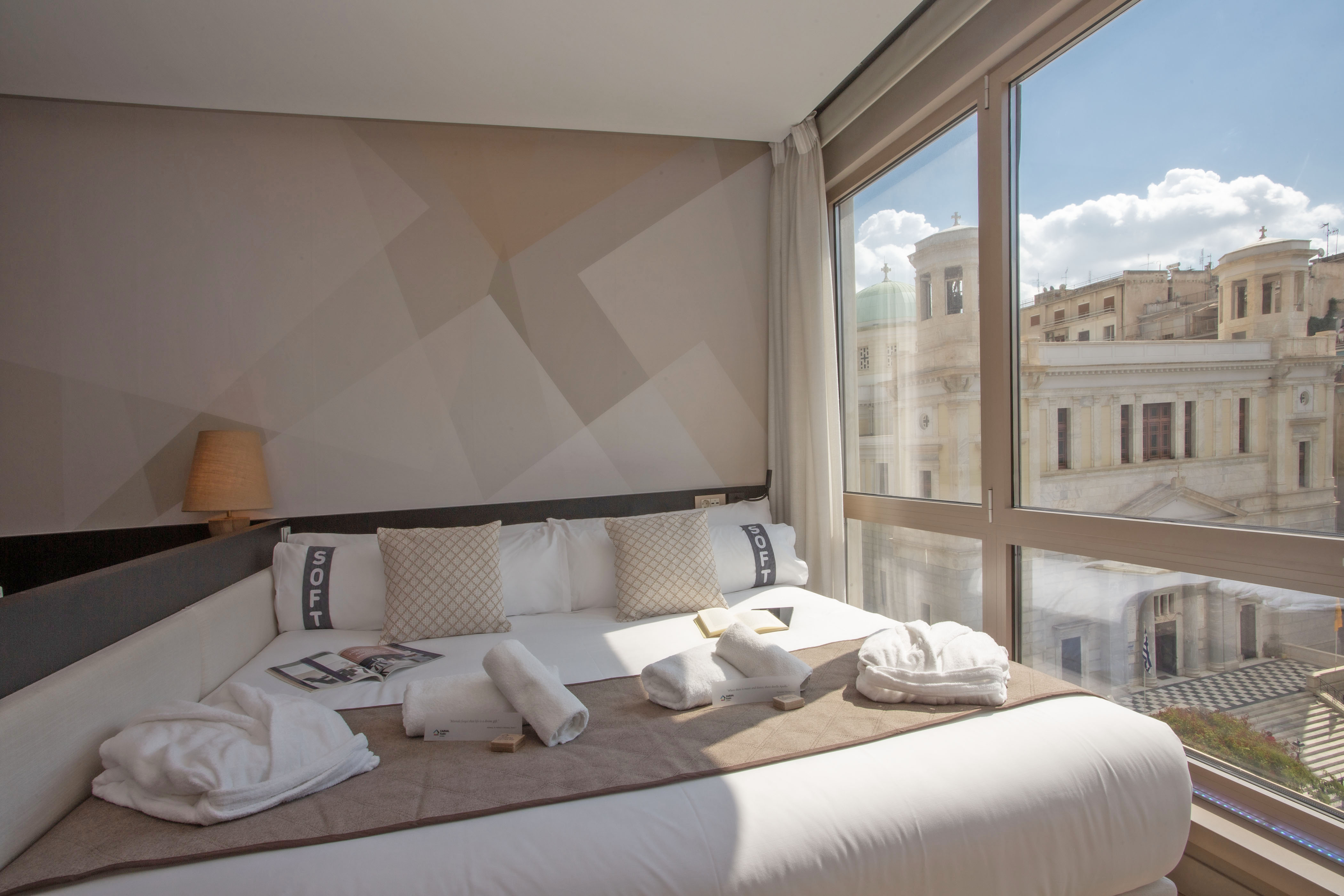 DOUBLE ROOM CITY VIEW