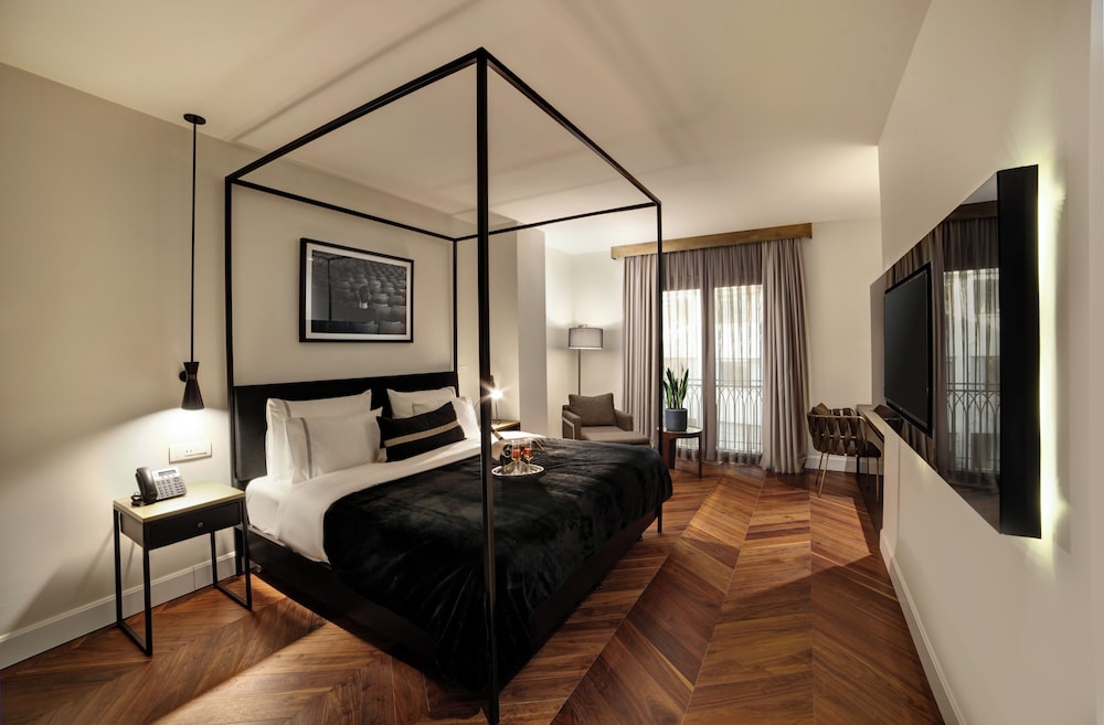39 Kalamis Marina Hotel 13/50