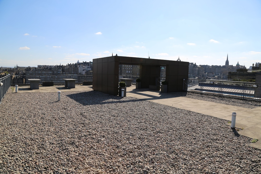 Princes Street Suites Hotel in EDINBURGH